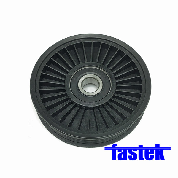 John Deere Tractor Auxiliary guide pulley, RE537940